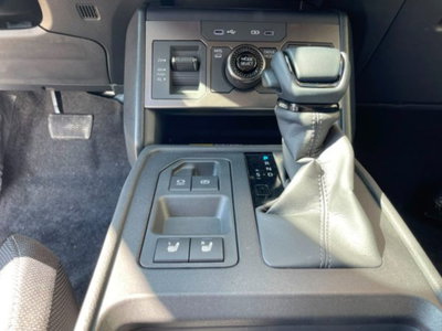 Toyota Hilux 2.8 d-4d 48V double cab Icon auto (16)