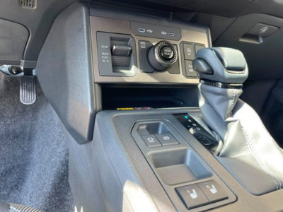 Toyota Hilux 2.8 d-4d 48V double cab Icon auto (17)