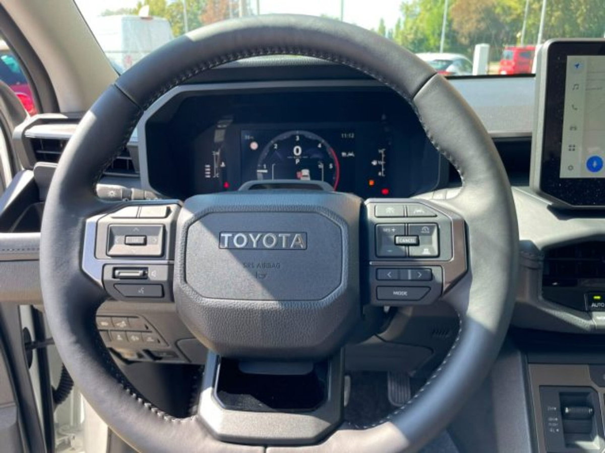 Toyota Hilux 2.8 d-4d 48V double cab Icon auto (18)