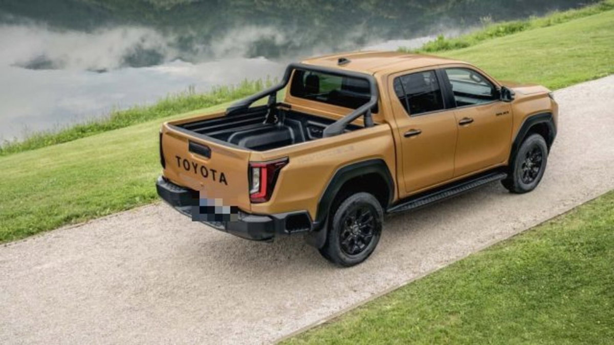 Toyota Hilux 2.8 d-4d 48V double cab Icon auto (4)