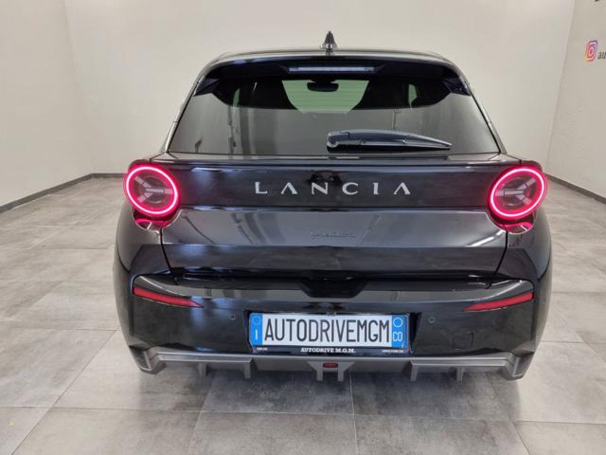 Lancia Ypsilon 54kWh HF Line 156cv (3)