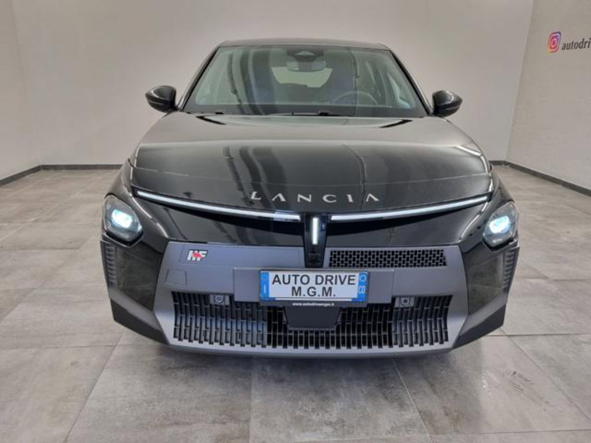 Lancia Ypsilon 54kWh HF Line 156cv (5)