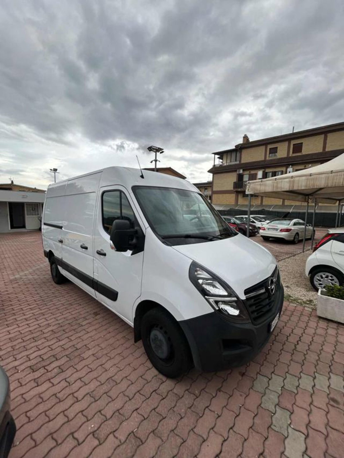 Opel Movano Furgone 33 2.3 Turbo D 135CV PM-TM-DC FWD Furgone (2)