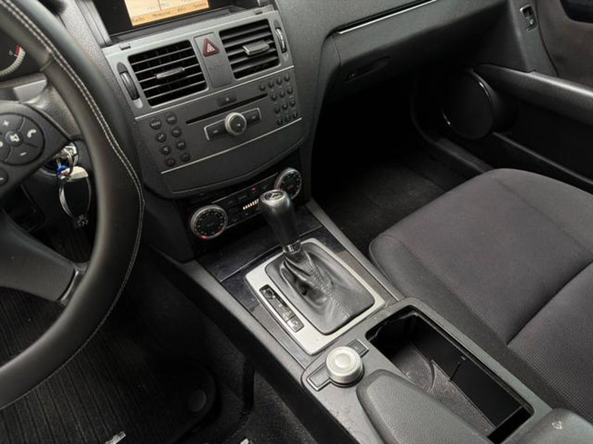 Mercedes-Benz Classe C 220 CDI BlueEFFICIENCY Avantgarde AMG (11)