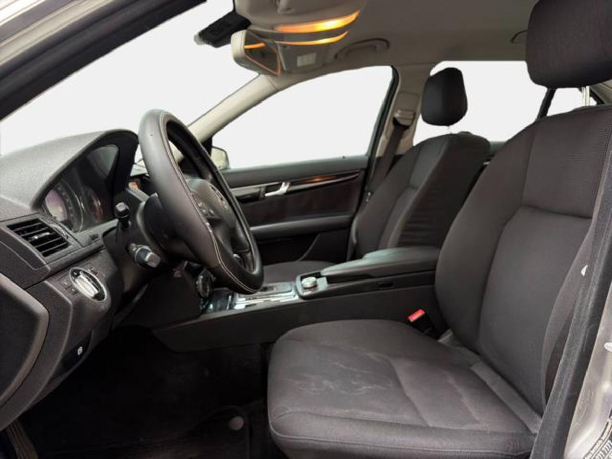 Mercedes-Benz Classe C 220 CDI BlueEFFICIENCY Avantgarde AMG (12)