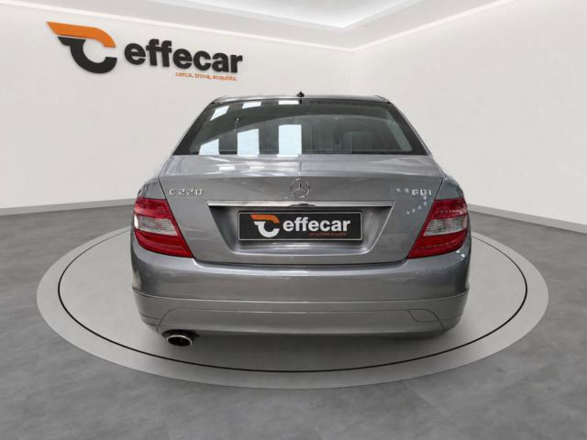Mercedes-Benz Classe C 220 CDI BlueEFFICIENCY Avantgarde AMG (5)
