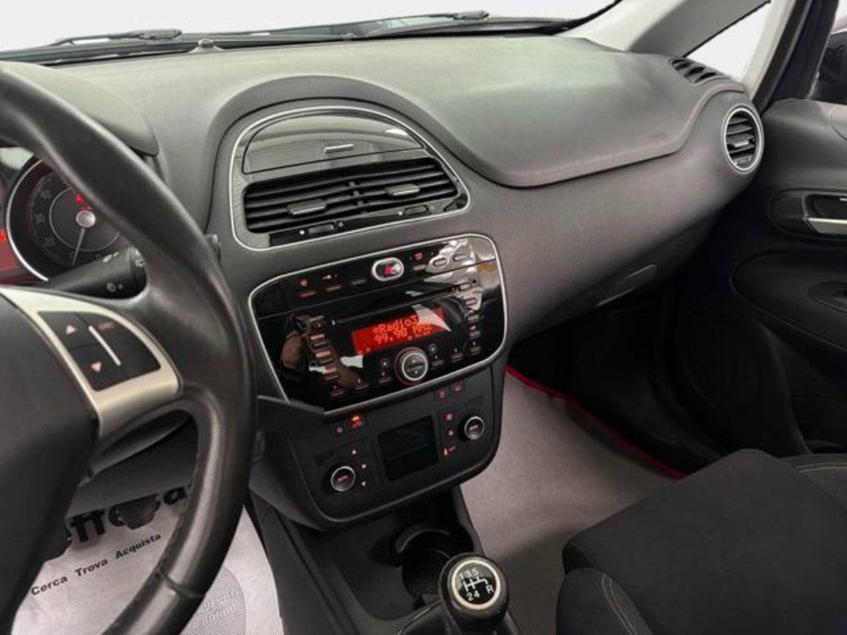 Fiat Punto 1.4 8V 5 porte Natural Power Lounge (10)