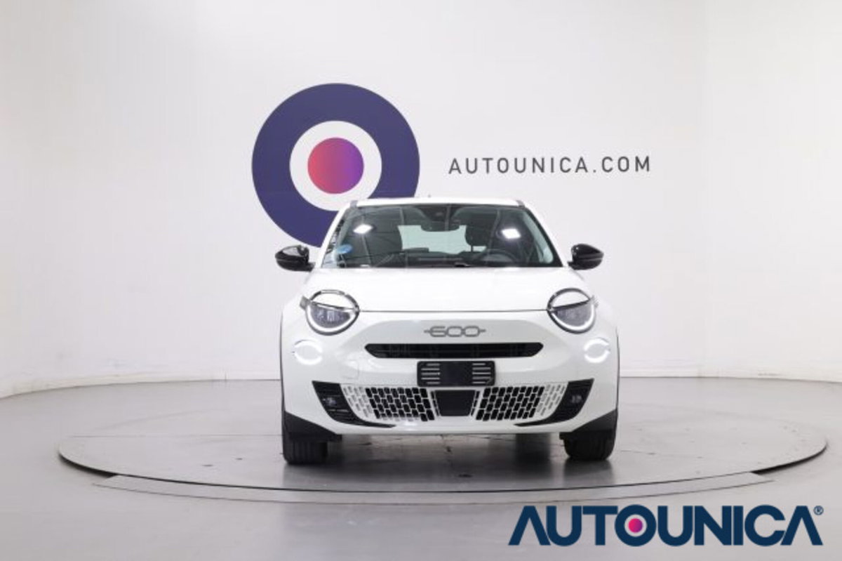 Fiat 600 1.2 Business 100cv (2)