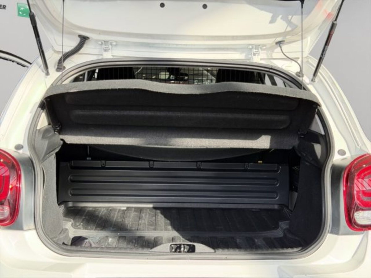 Citroen C3 BlueHDi 100 S&S Van Feel (15)