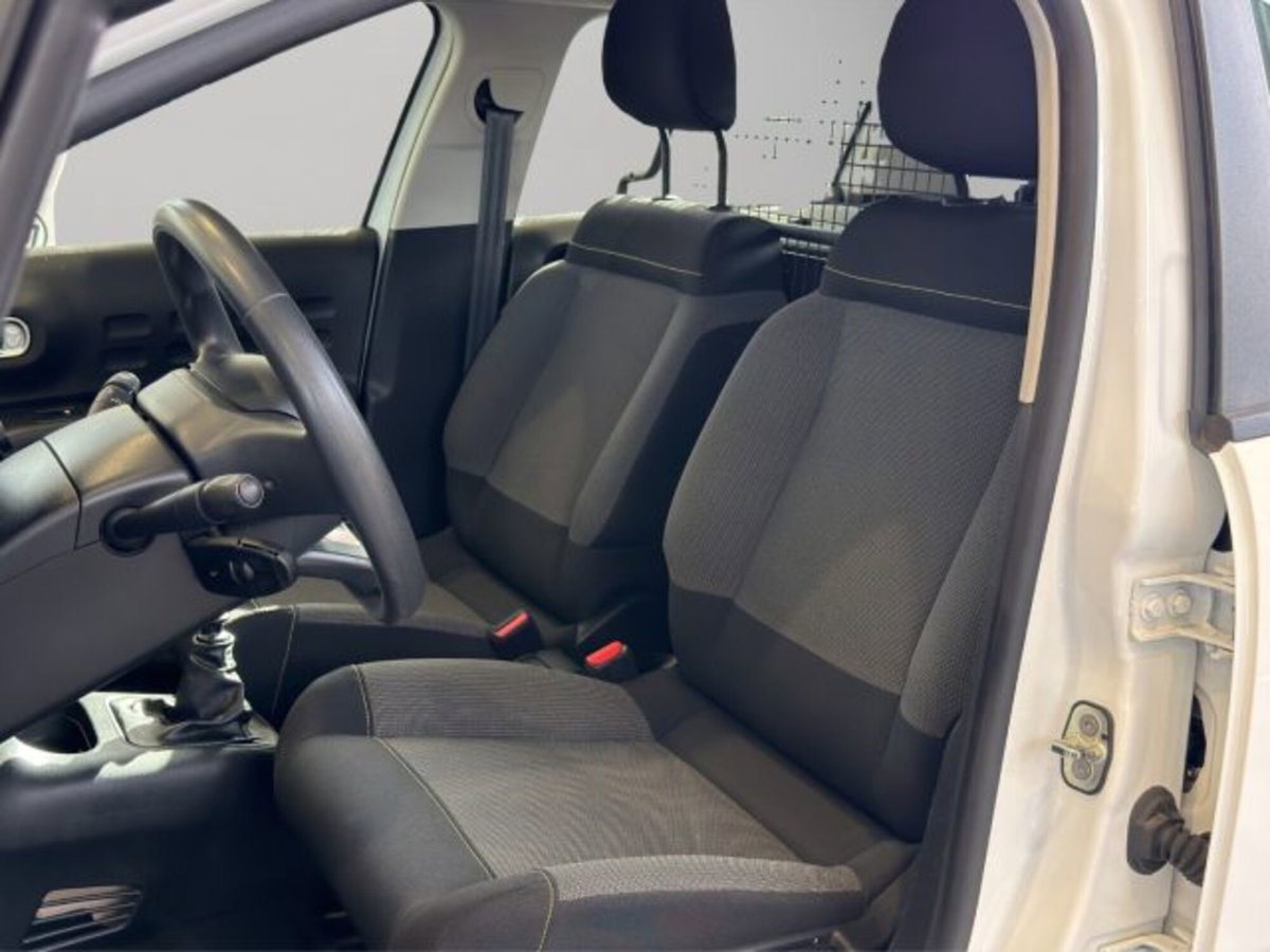 Citroen C3 BlueHDi 100 S&S Van Feel (8)