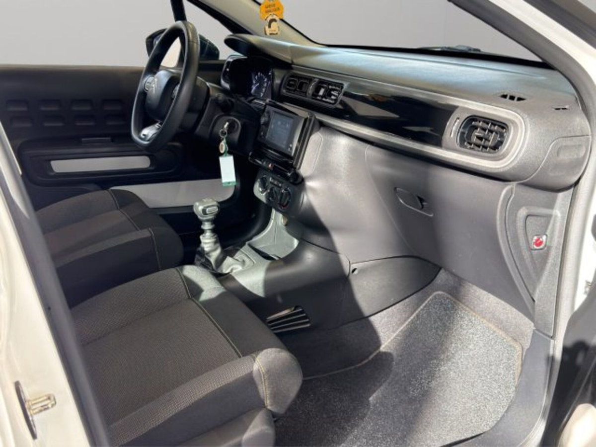 Citroen C3 BlueHDi 100 S&S Van Feel (9)