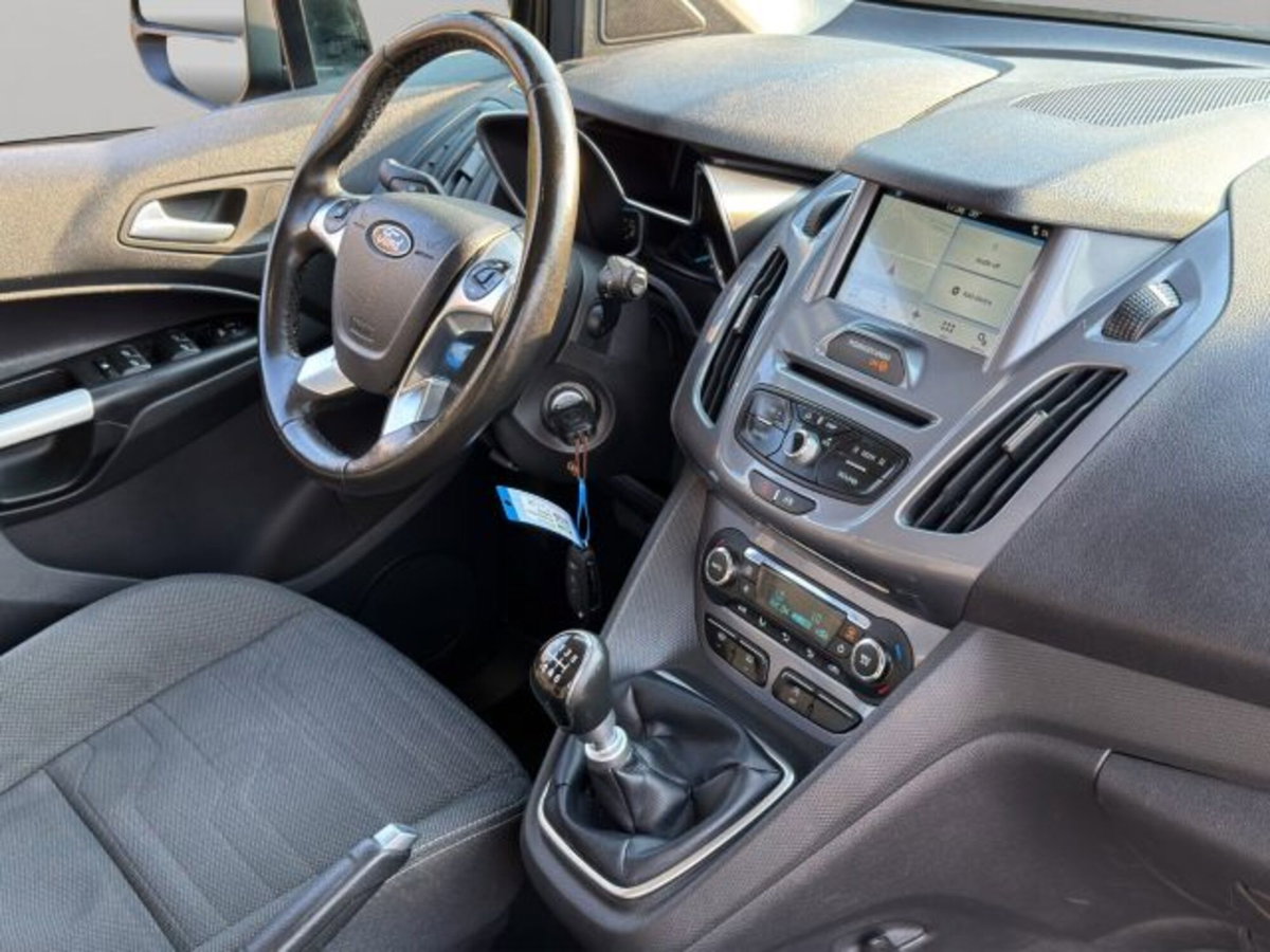 Ford Tourneo Connect 7 1.5 TDCi 120 CV Plus (10)