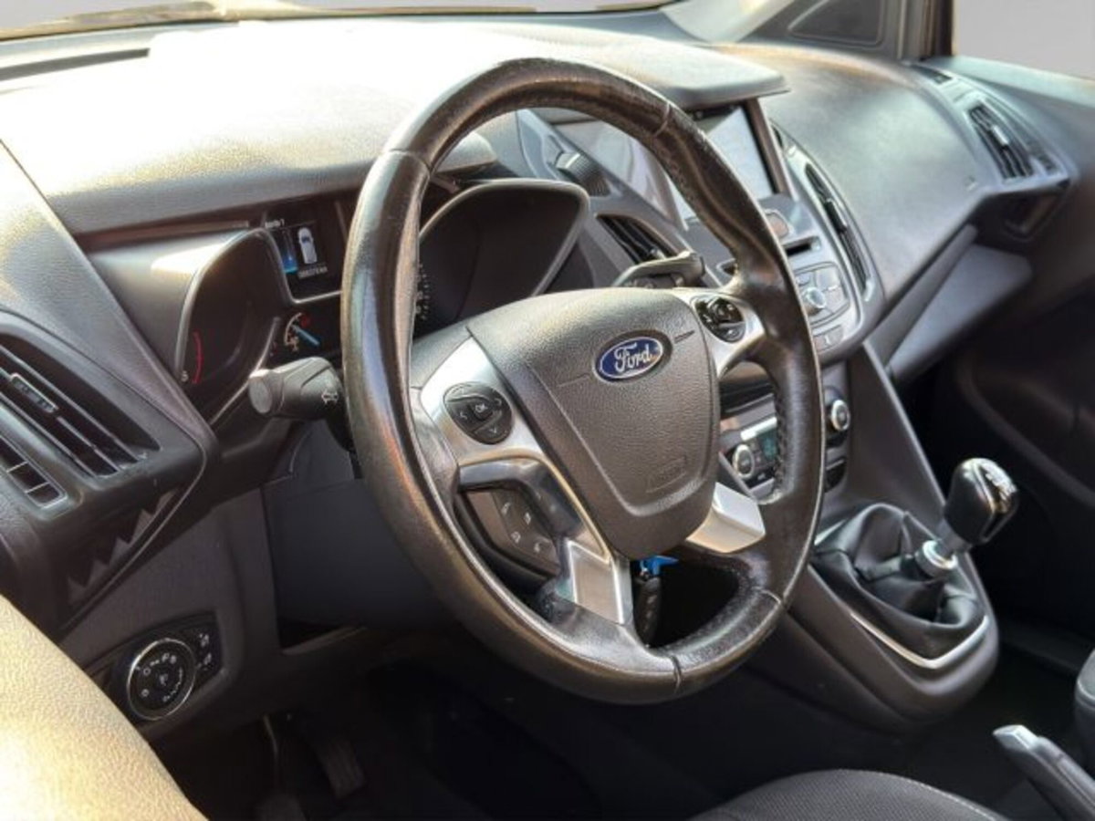 Ford Tourneo Connect 7 1.5 TDCi 120 CV Plus (11)