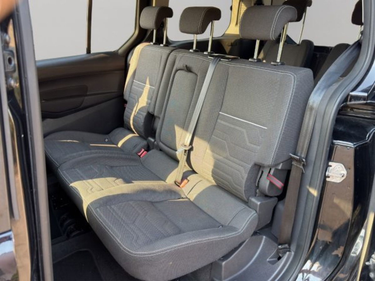 Ford Tourneo Connect 7 1.5 TDCi 120 CV Plus (8)
