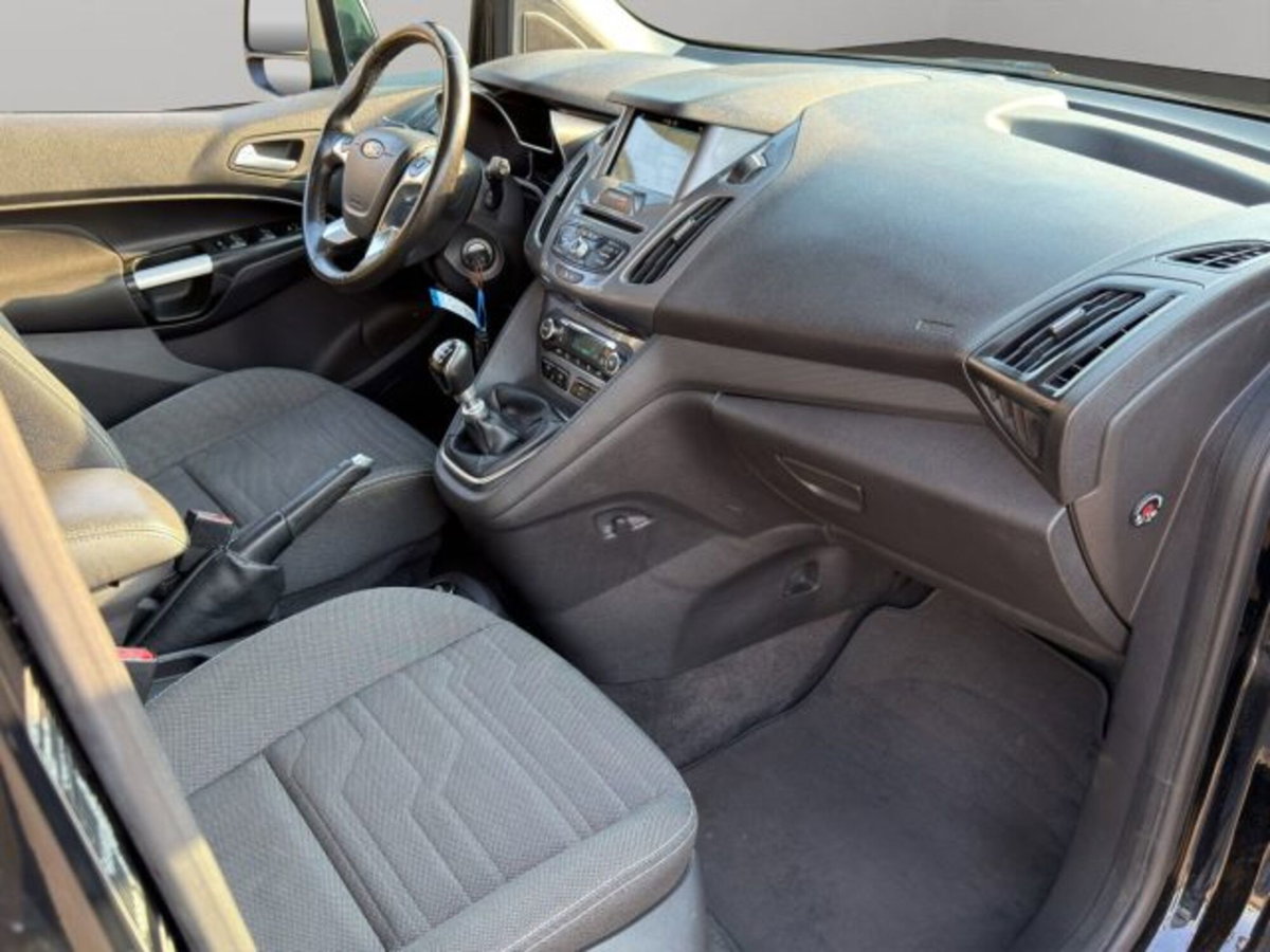 Ford Tourneo Connect 7 1.5 TDCi 120 CV Plus (9)