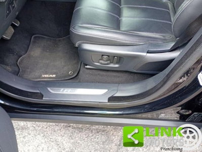 Land Rover Range Rover Velar 2.0 Si4 250 CV R-Dynamic S (13)