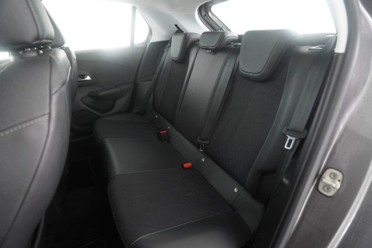 Opel Corsa 1.2 Elegance (2)