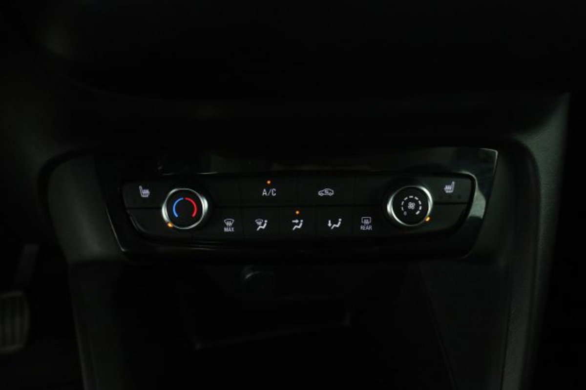 Opel Corsa 1.2 100 CV Edition (9)