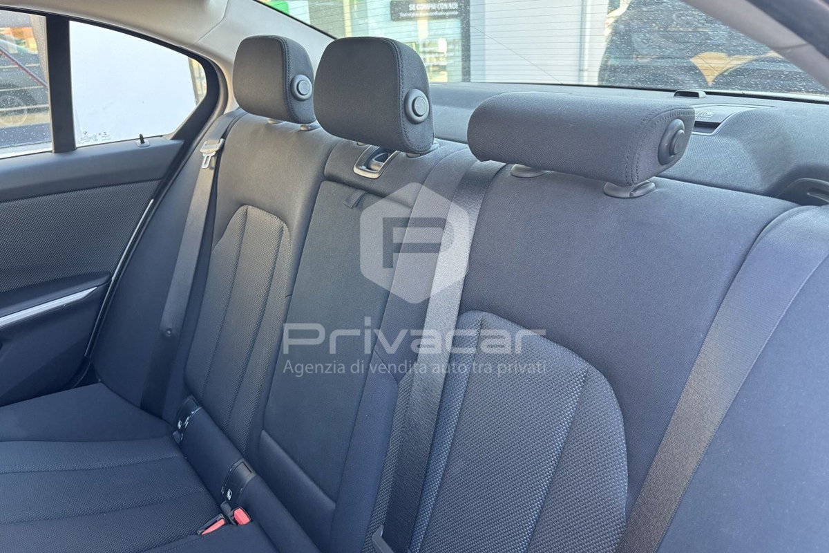 BMW Serie 3 318d (13)