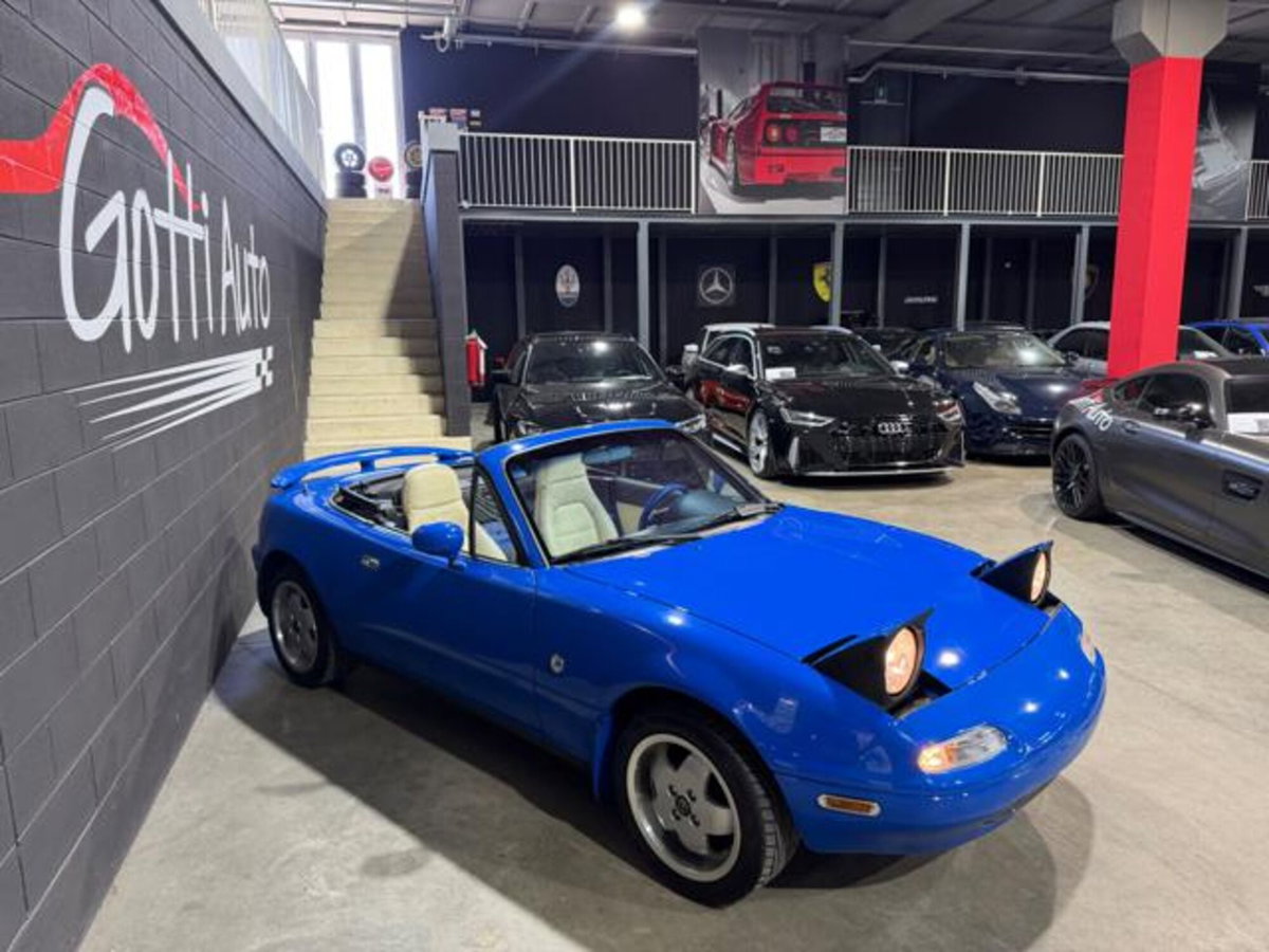 Mazda MX-5 1.6i 16V cat Black Special (3)