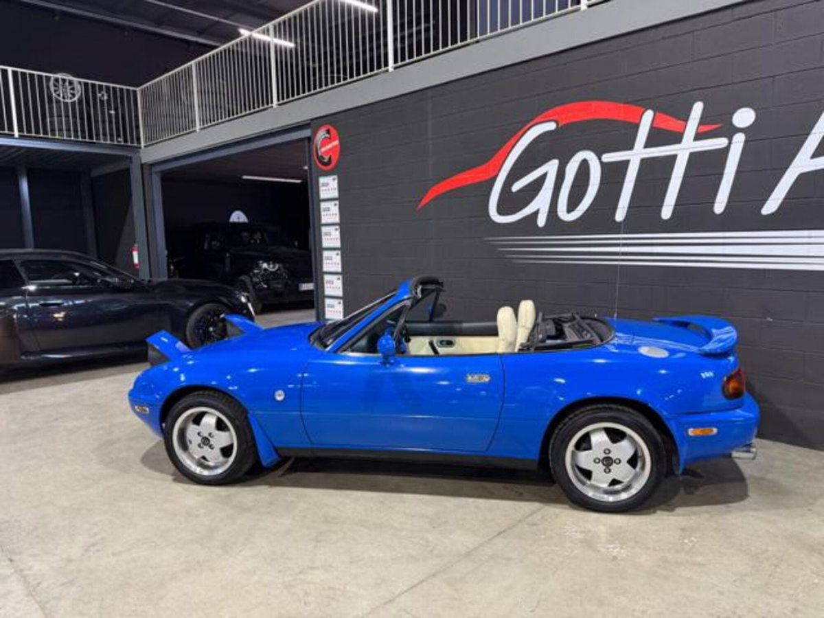 Mazda MX-5 1.6i 16V cat Black Special (4)