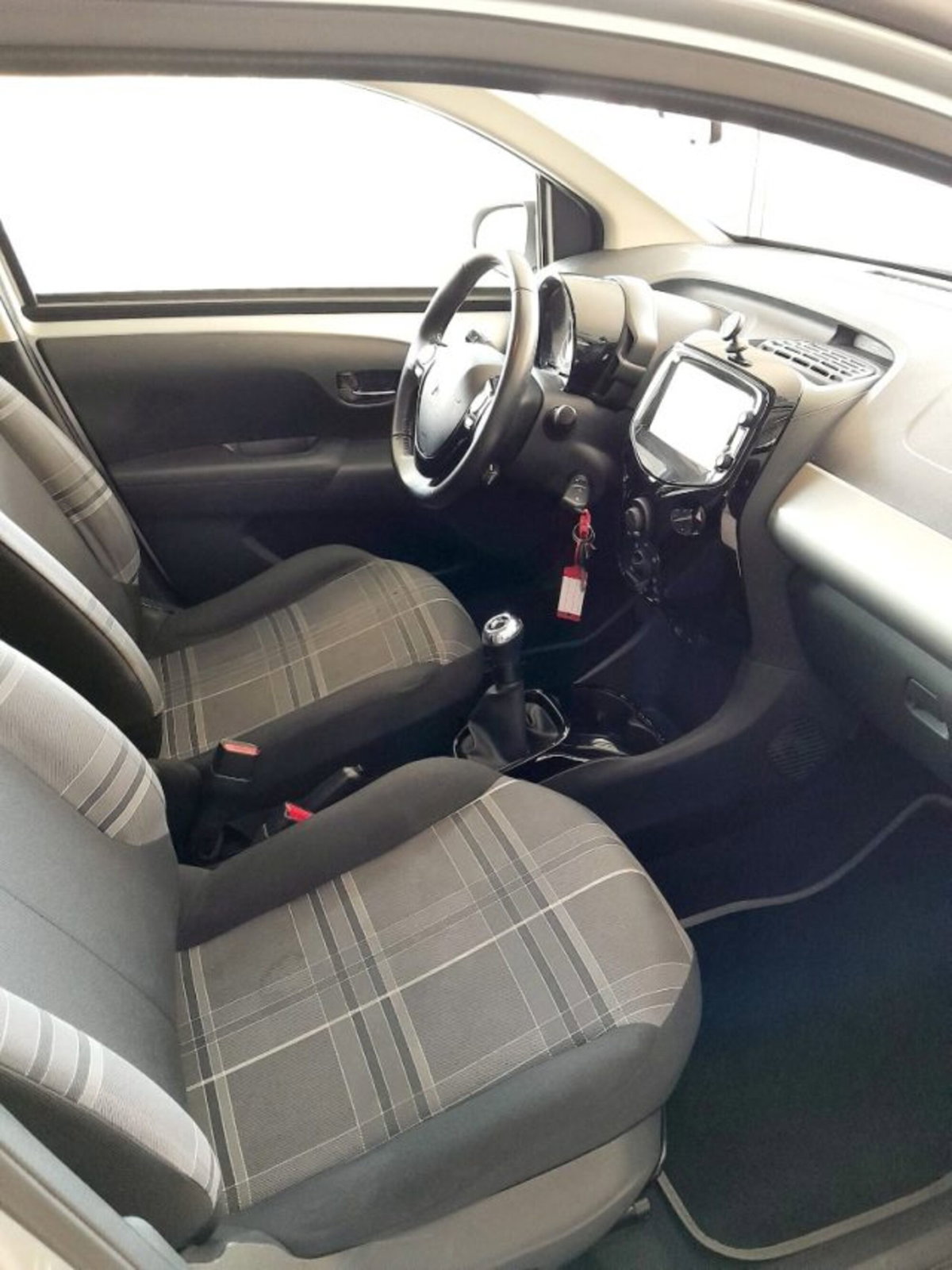 Peugeot 108 68 5 porte Allure (16)