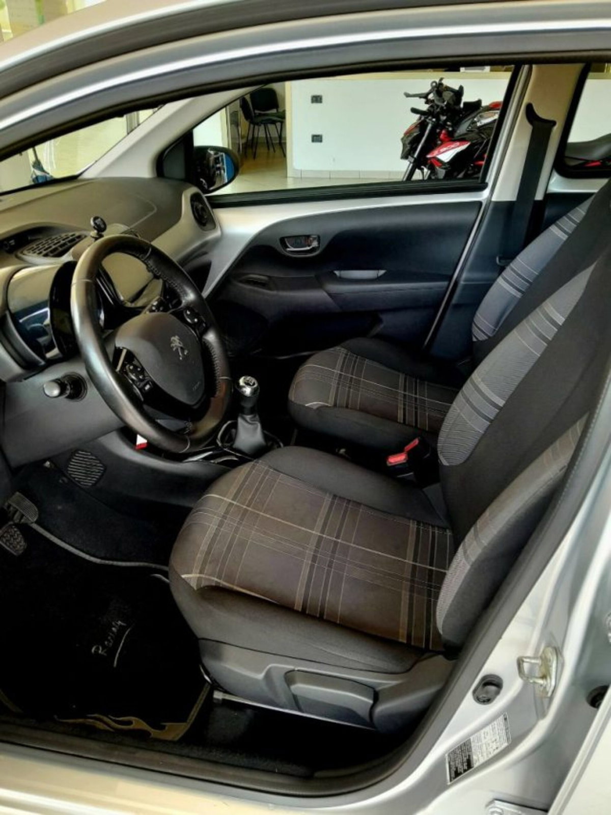Peugeot 108 68 5 porte Allure (8)