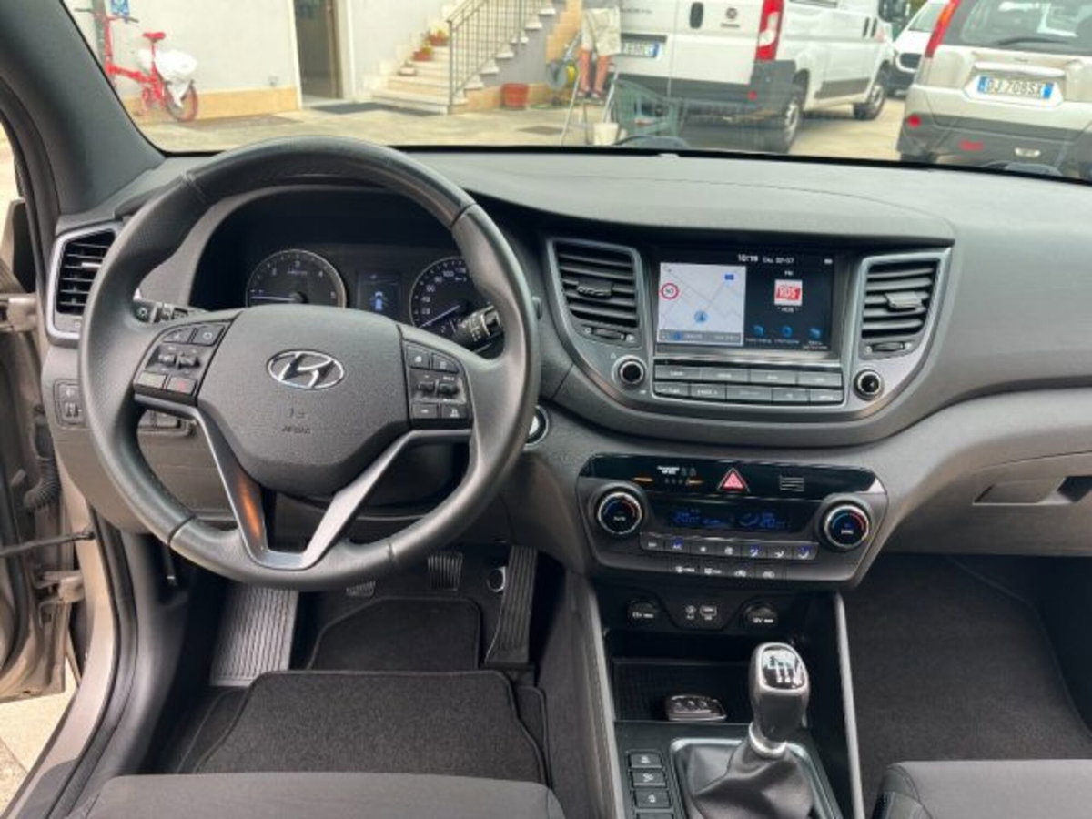 Hyundai Tucson 1.7 CRDi Classic (9)