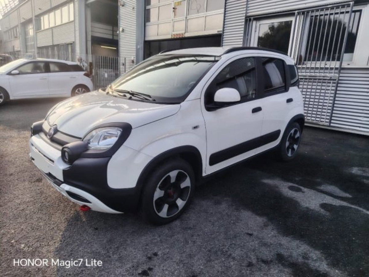 Fiat Panda Cross 1.0 firefly hybrid Cross s&s 70cv 5p.ti