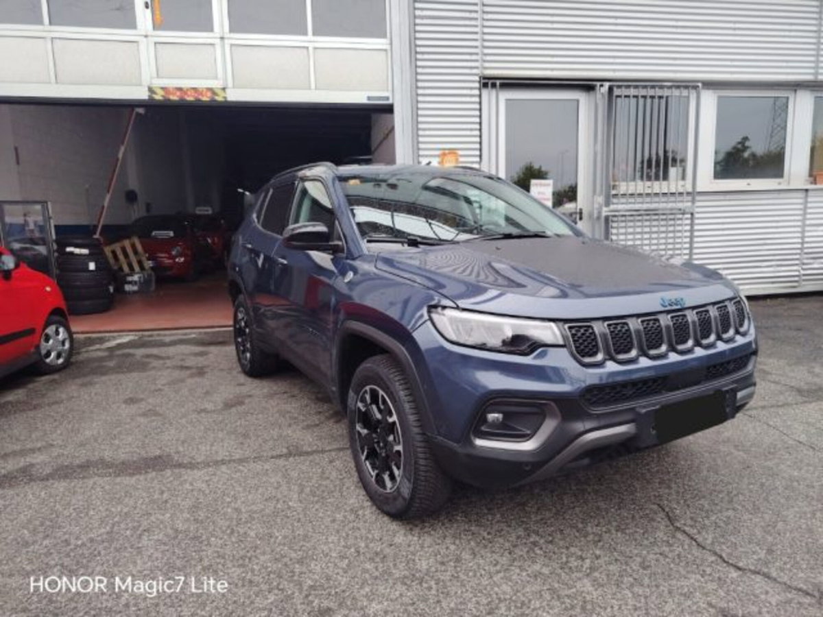 Jeep Compass 1.3 T4 240CV PHEV AT6 4xe Trailhawk (3)