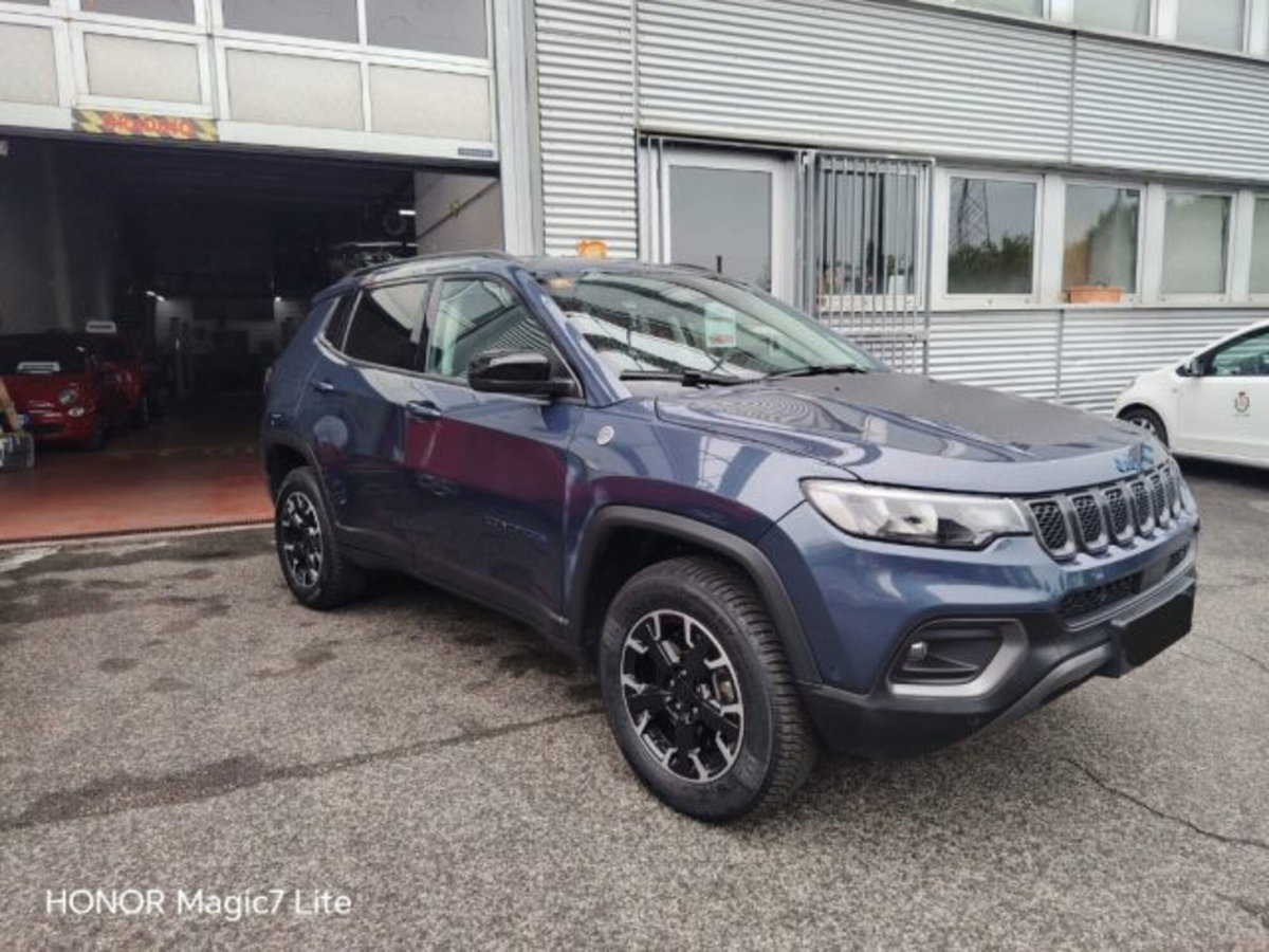 Jeep Compass 1.3 T4 240CV PHEV AT6 4xe Trailhawk (4)