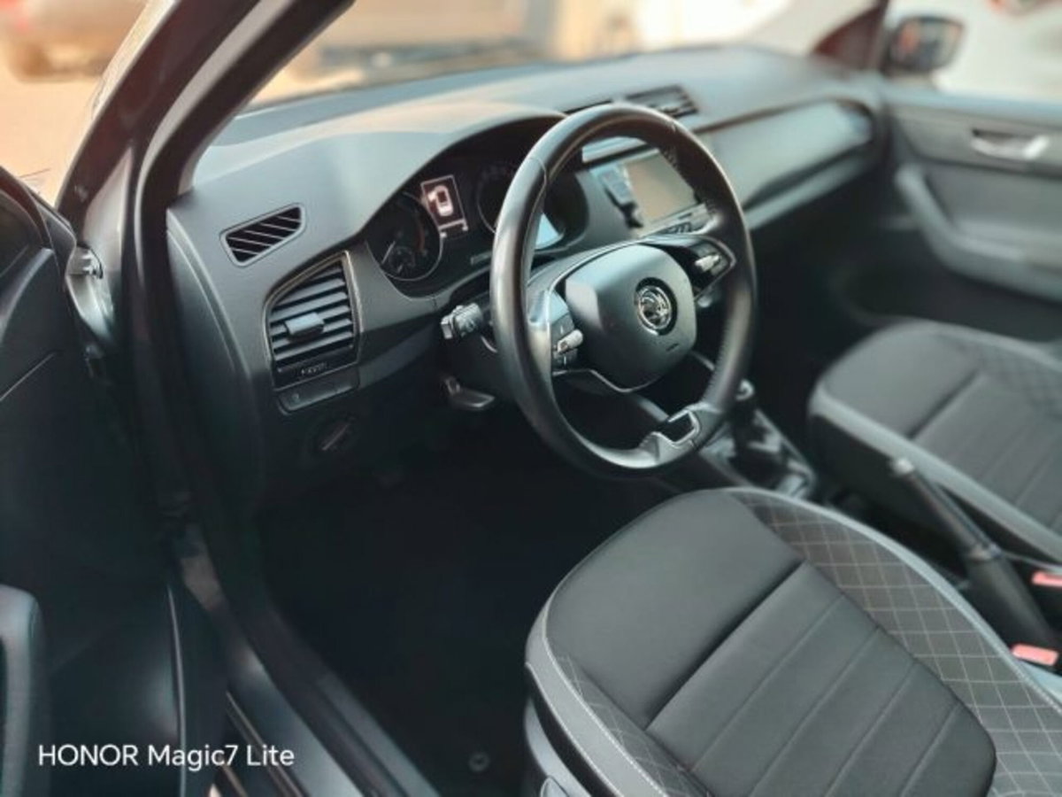 Skoda Fabia Station Wagon 1.0 TSI DSG Wagon Design Edition (10)
