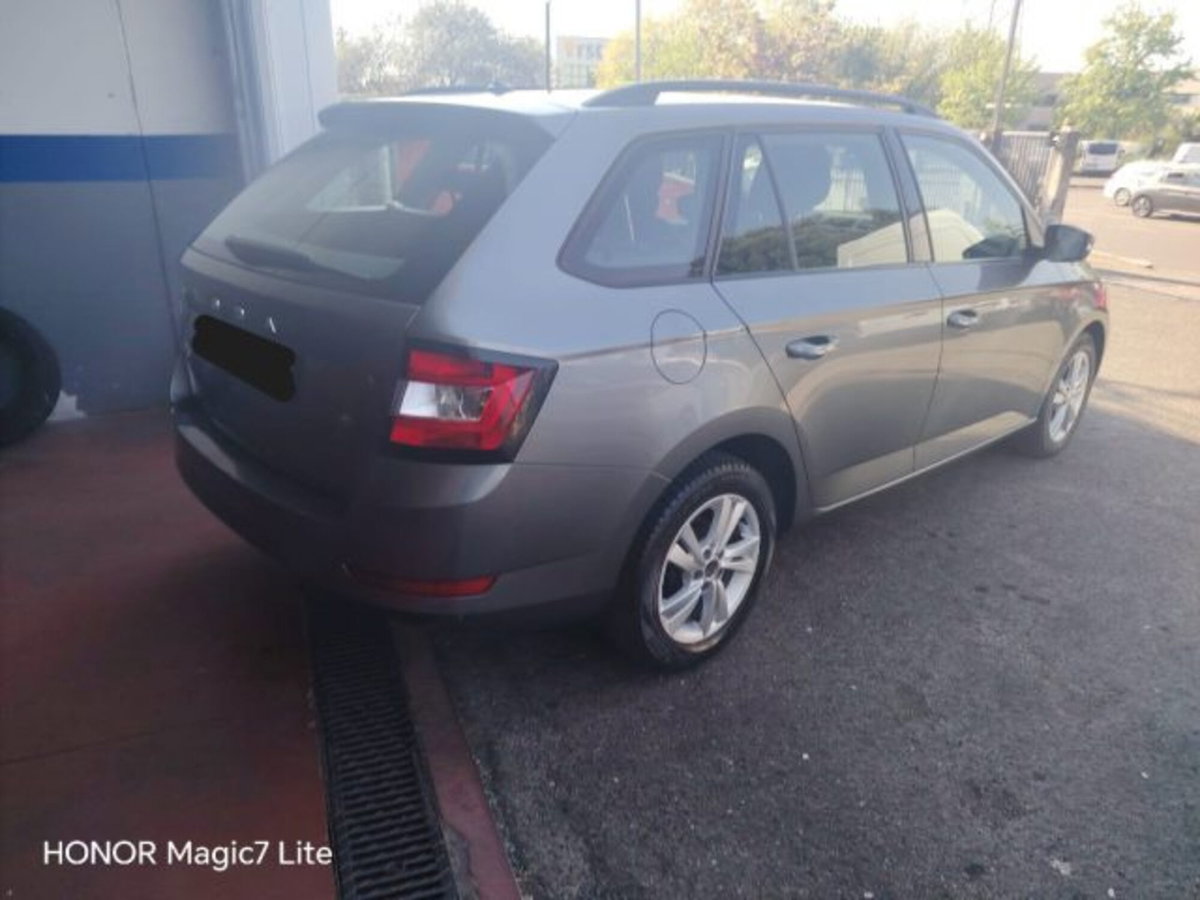 Skoda Fabia Station Wagon 1.0 TSI DSG Wagon Design Edition (7)