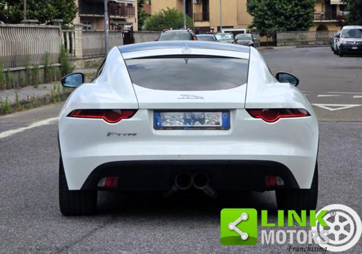 Jaguar F-Type Coupé Coupe 2.0 i4 R-Dynamic rwd 300cv auto (2)