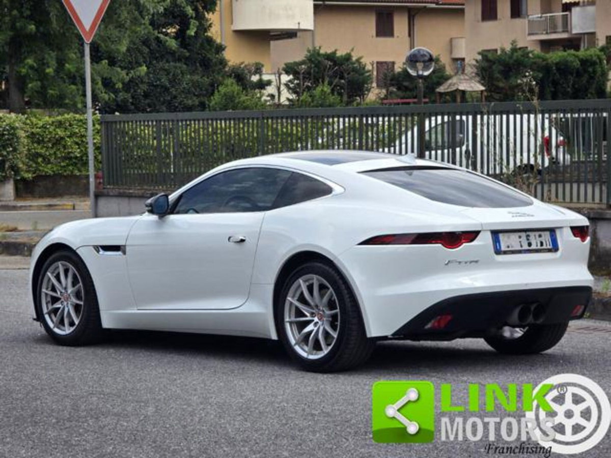 Jaguar F-Type Coupé Coupe 2.0 i4 R-Dynamic rwd 300cv auto (3)