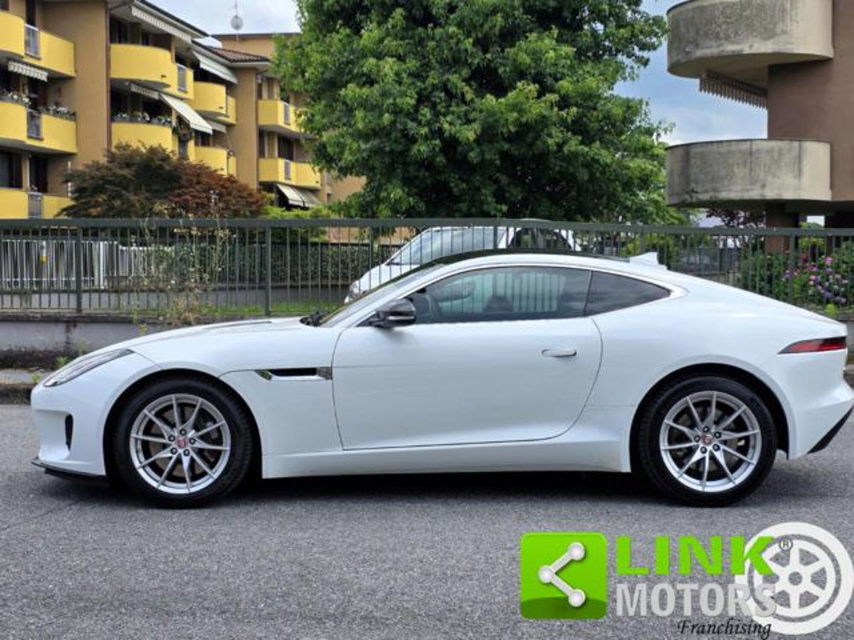 Jaguar F-Type Coupé Coupe 2.0 i4 R-Dynamic rwd 300cv auto (9)