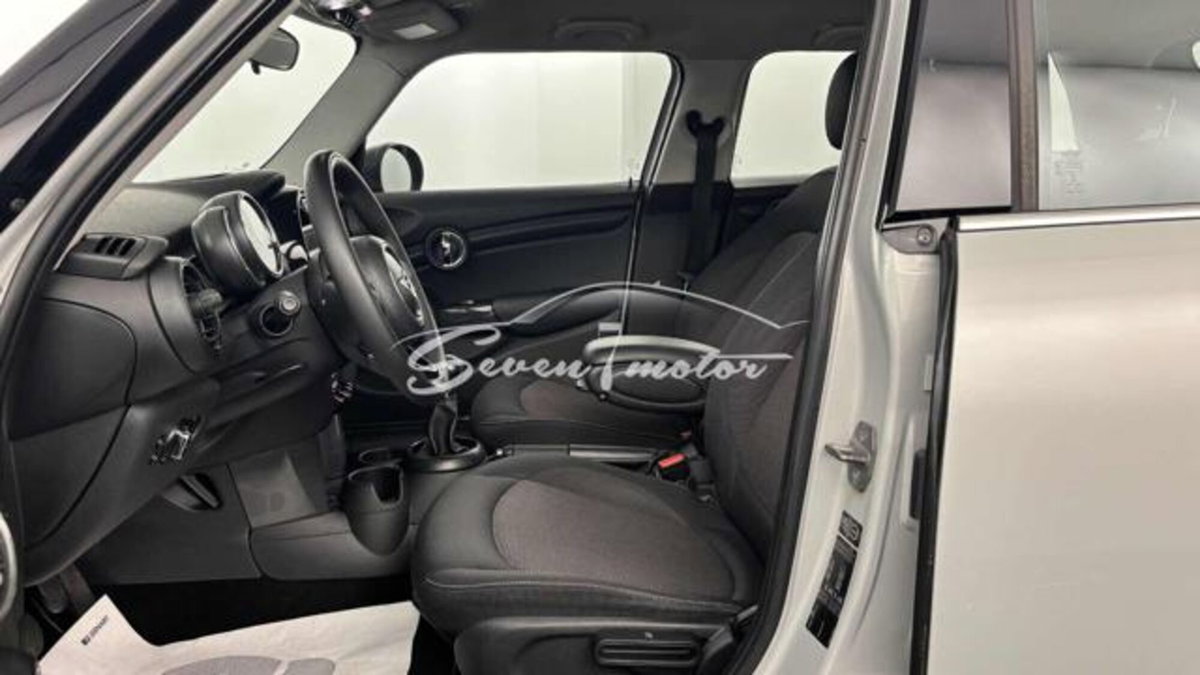 MINI Mini 1.5 Cooper D 5 porte (8)