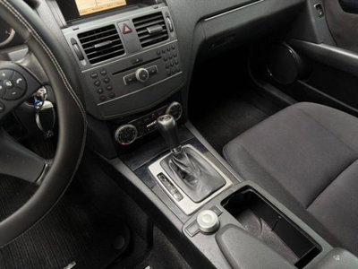 Mercedes-Benz Classe C 220 CDI BlueEFFICIENCY Avantgarde AMG (11)