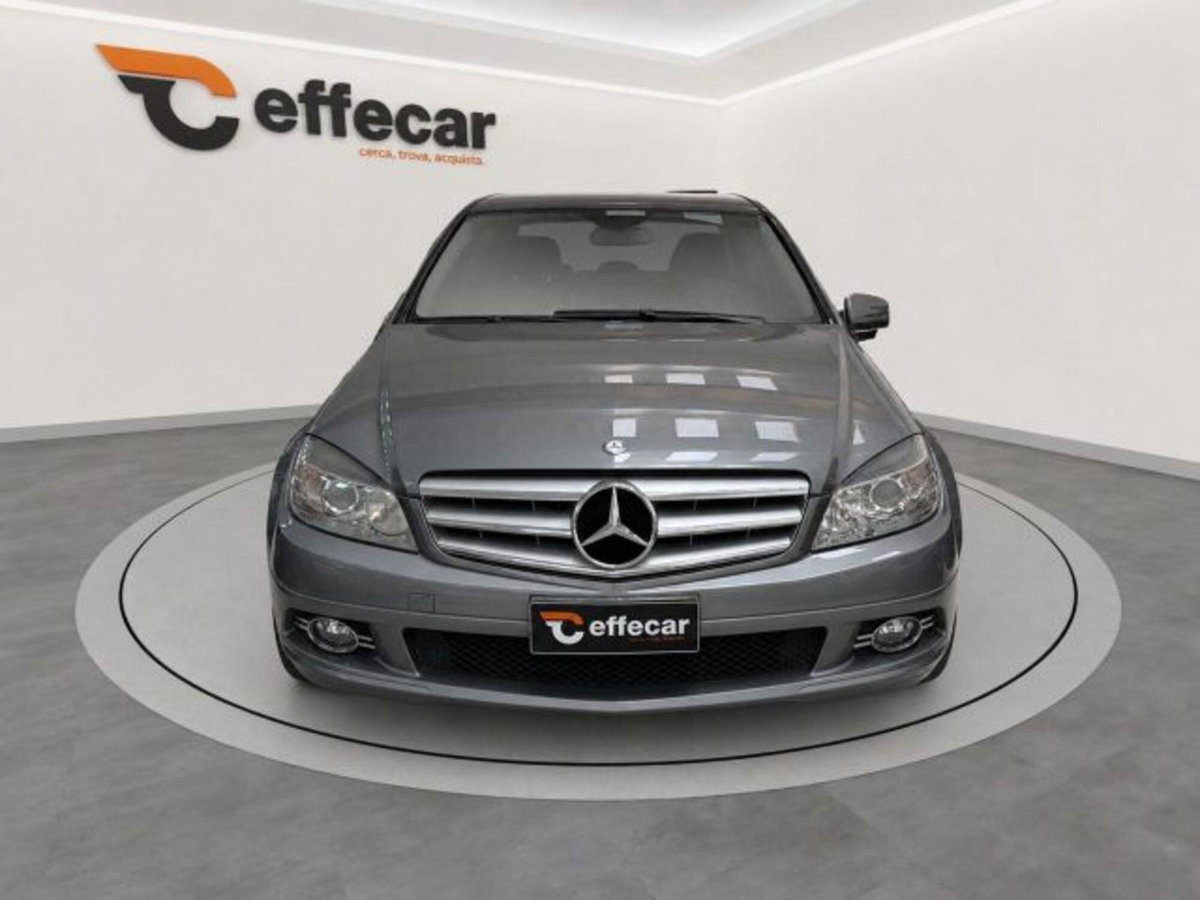 Mercedes-Benz Classe C 220 CDI BlueEFFICIENCY Avantgarde AMG (2)