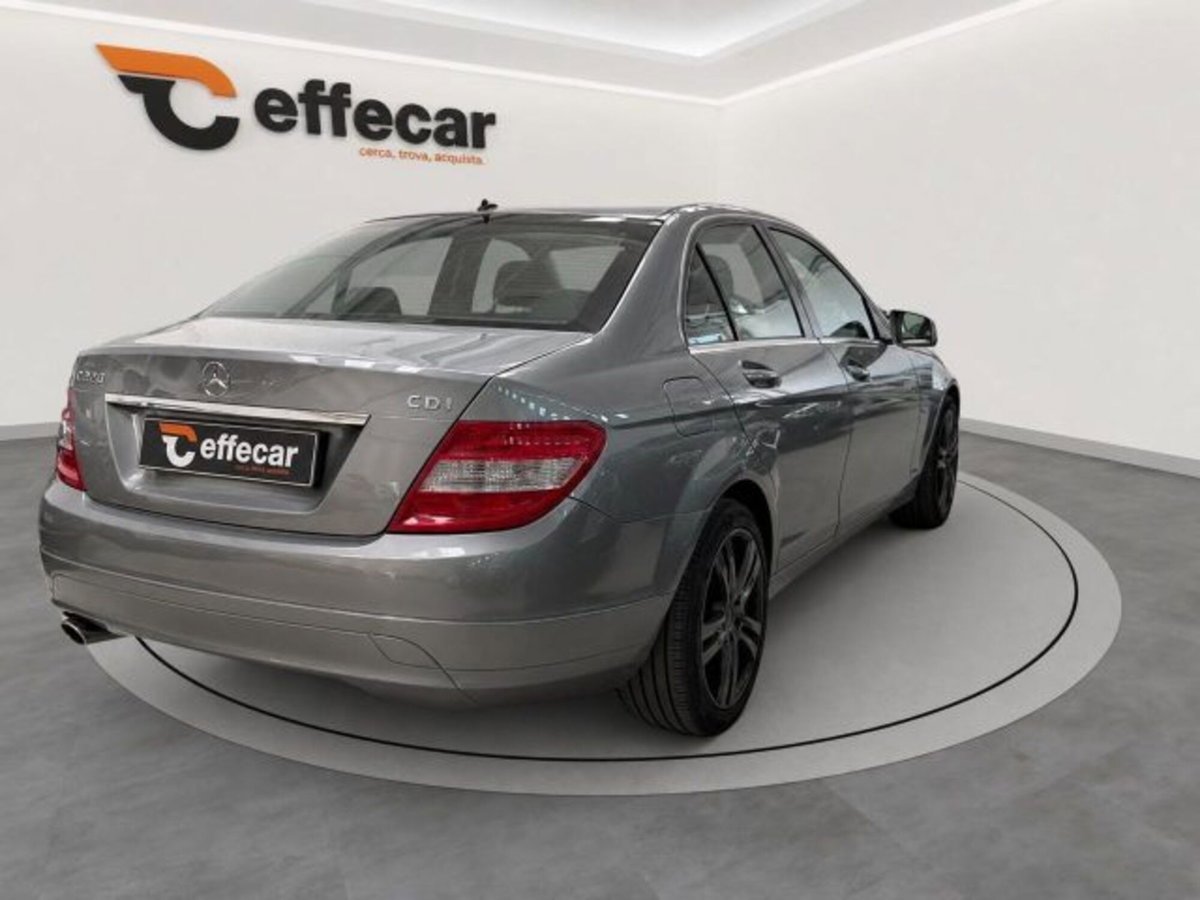 Mercedes-Benz Classe C 220 CDI BlueEFFICIENCY Avantgarde AMG (6)