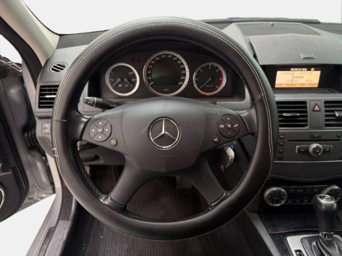 Mercedes-Benz Classe C 220 CDI BlueEFFICIENCY Avantgarde AMG (8)