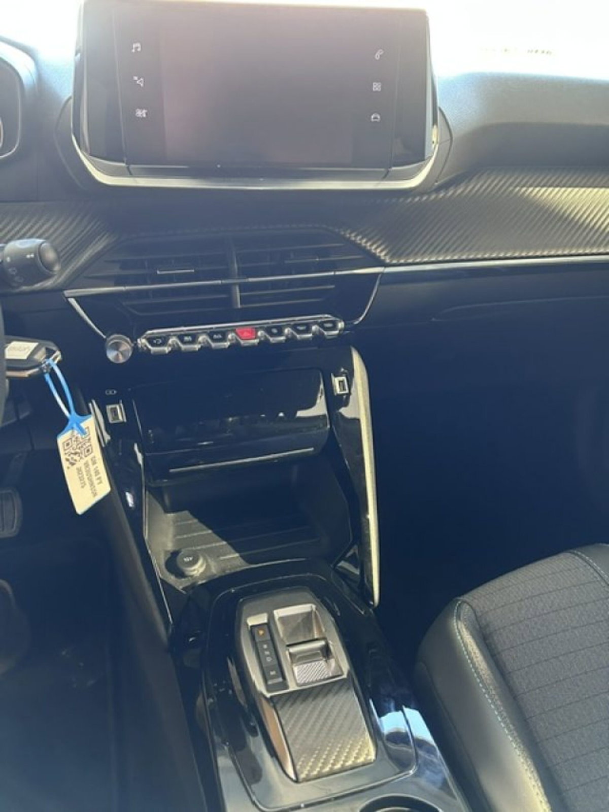 Peugeot 2008 PureTech 130 S&S EAT8 Allure Pack (11)