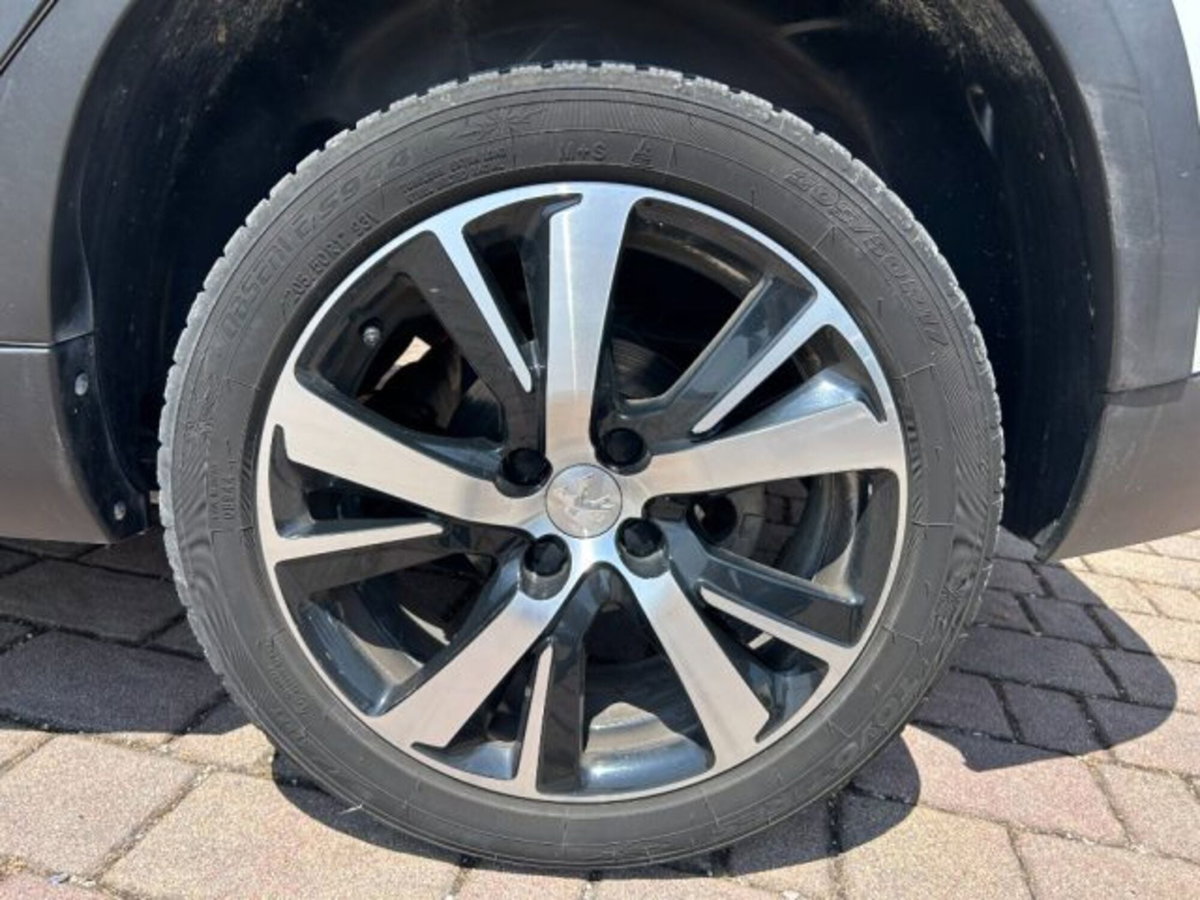 Peugeot 2008 BlueHDi 100 S&S Allure (13)