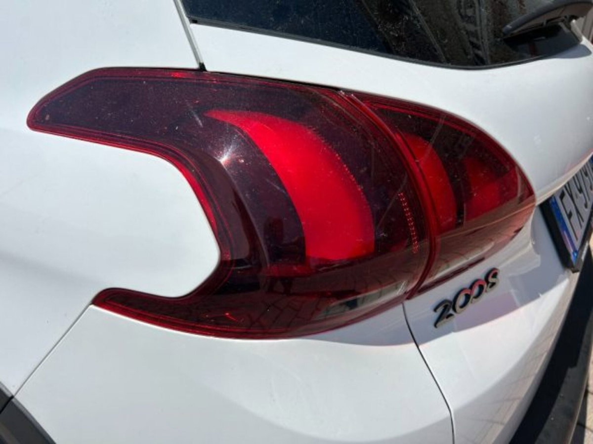 Peugeot 2008 BlueHDi 100 S&S Allure (15)