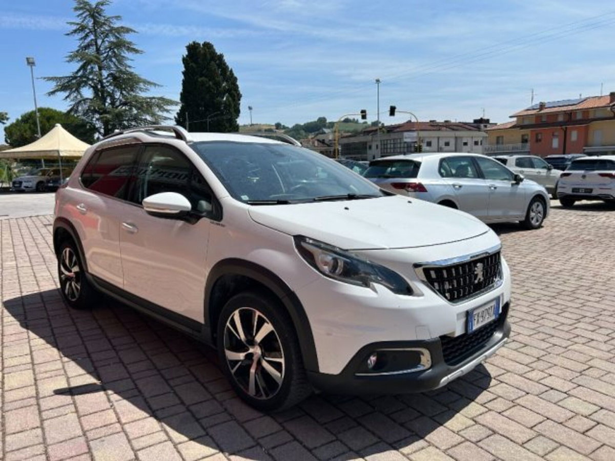 Peugeot 2008 BlueHDi 100 S&S Allure (2)