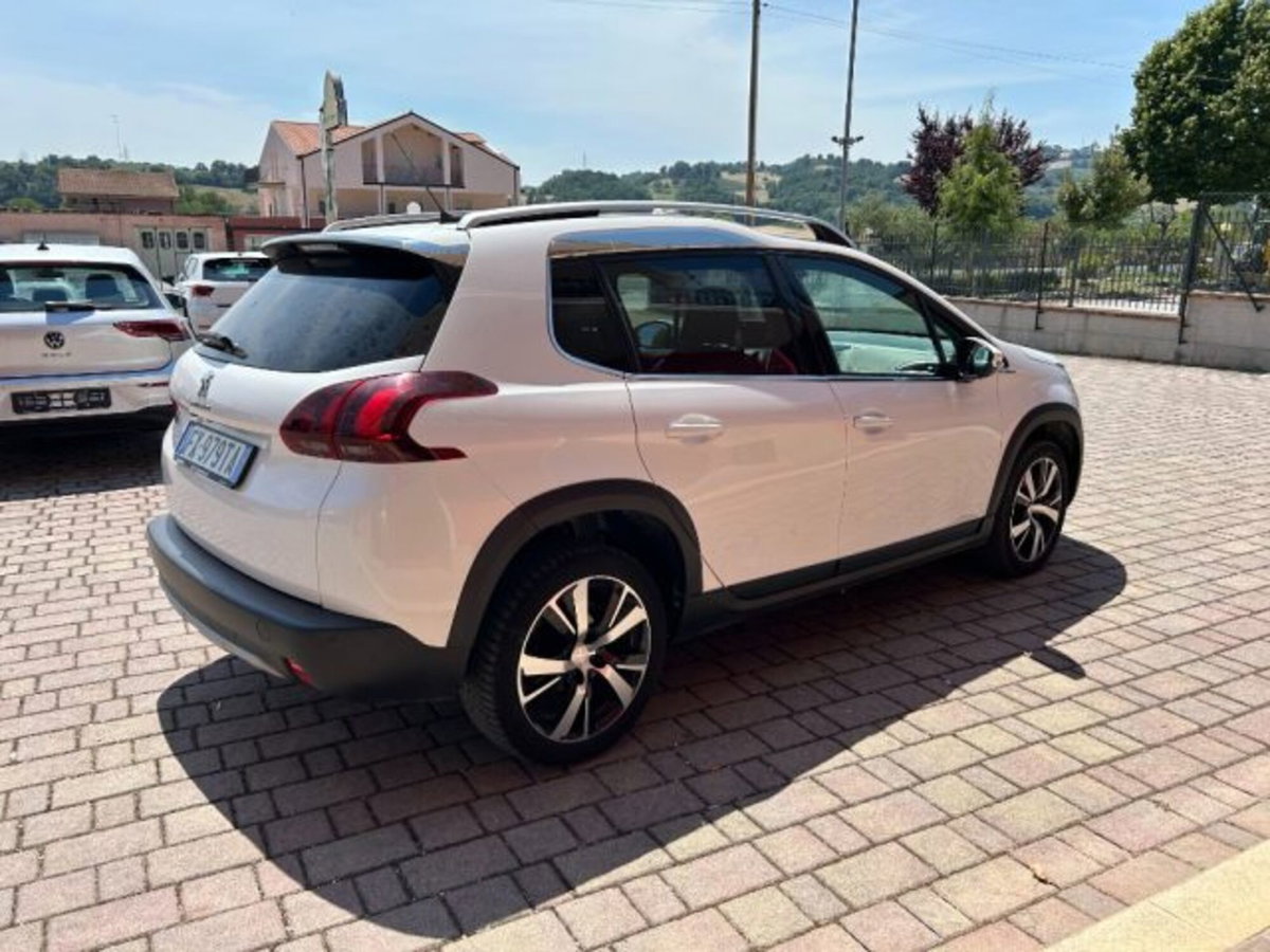 Peugeot 2008 BlueHDi 100 S&S Allure (3)
