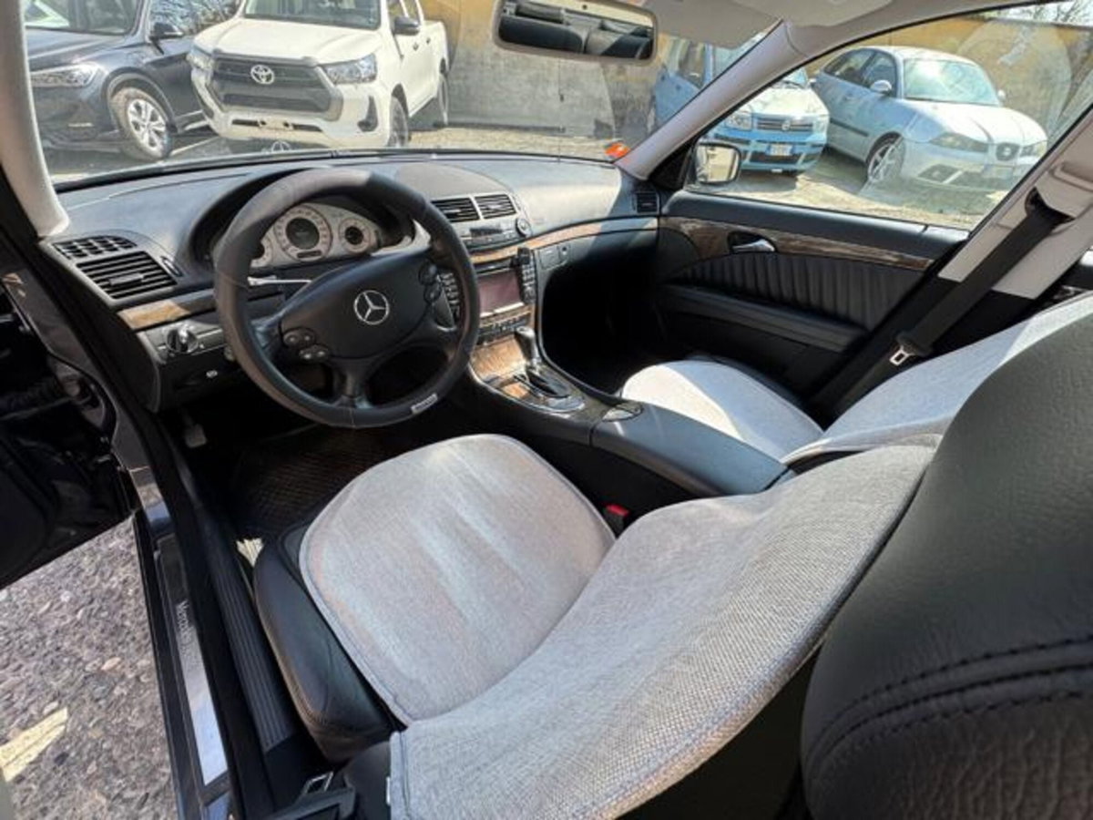 Mercedes-Benz Classe E 300 Bluetec cat Elegance (10)