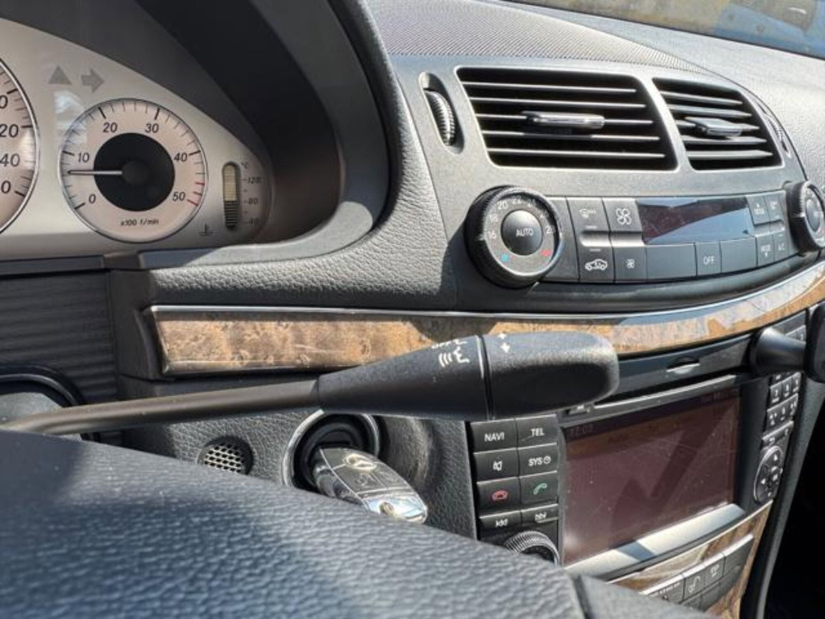 Mercedes-Benz Classe E 300 Bluetec cat Elegance (18)