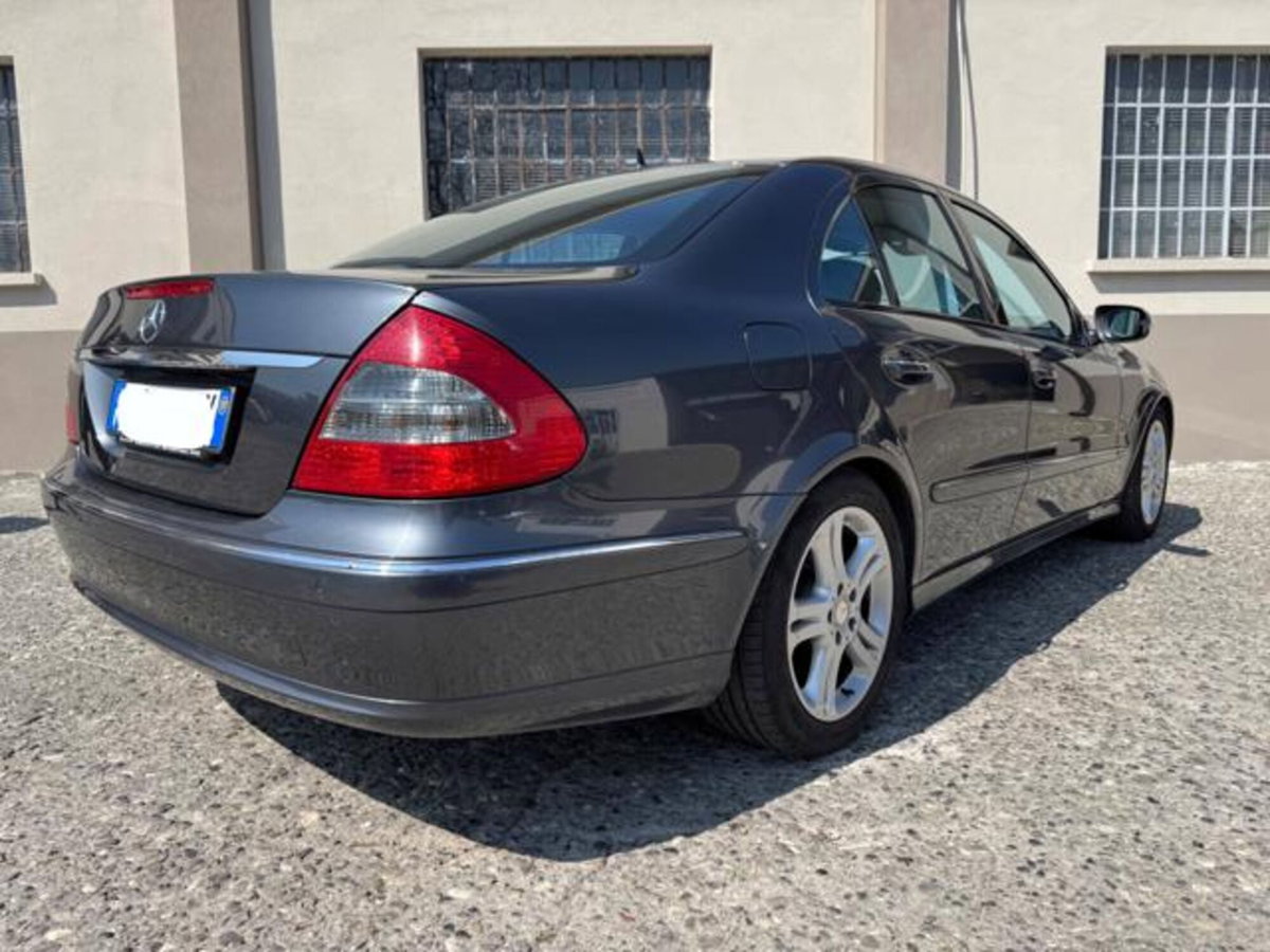 Mercedes-Benz Classe E 300 Bluetec cat Elegance (4)