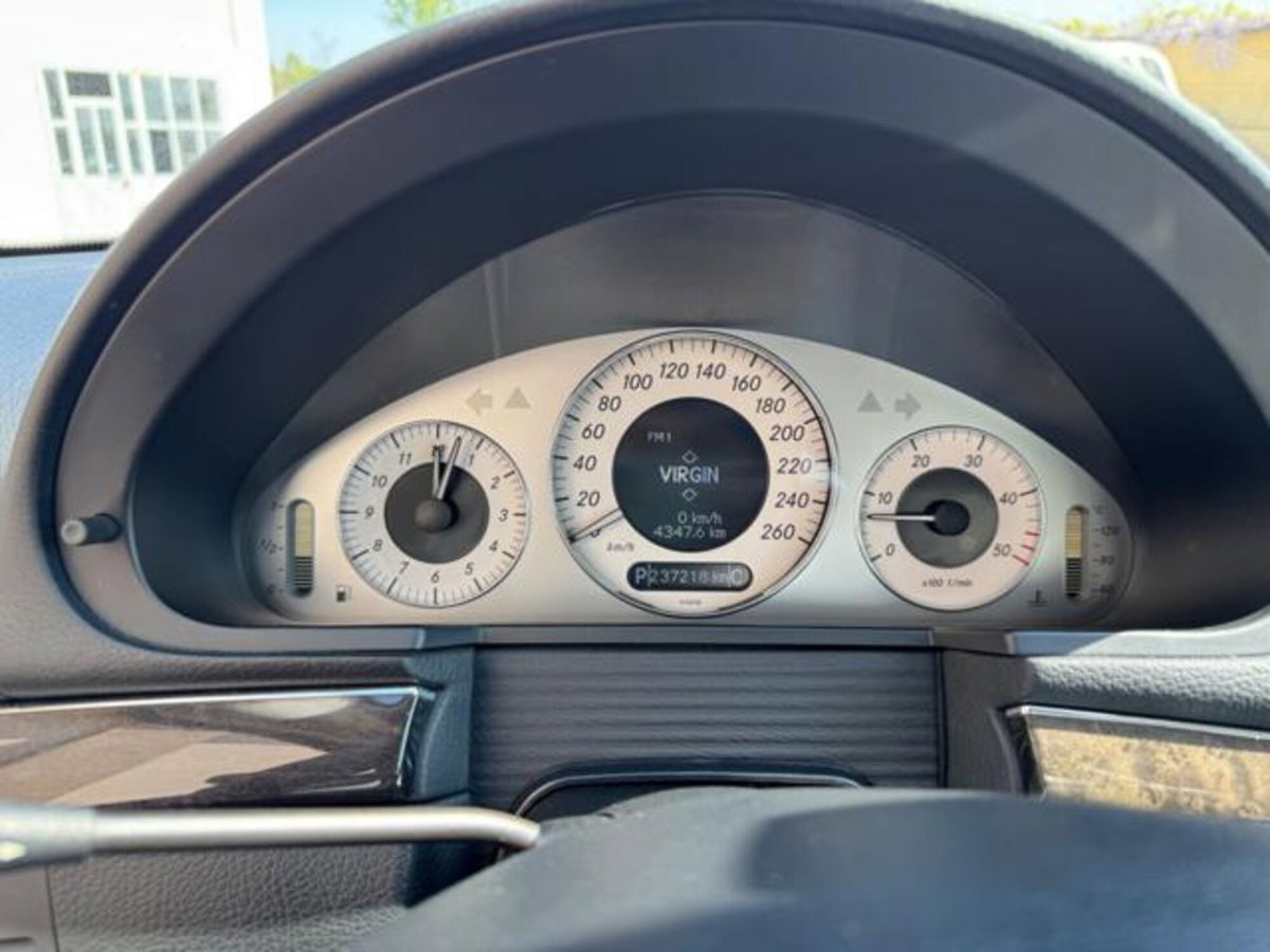Mercedes-Benz Classe E 300 Bluetec cat Elegance (7)